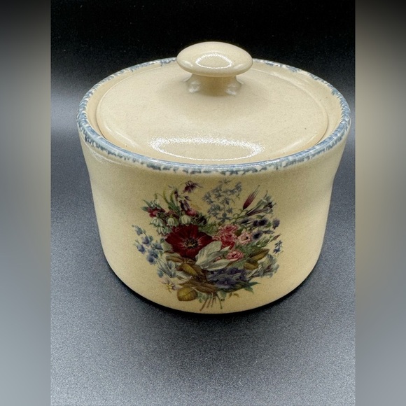 Home and Garden Party Ltd Floral Crock with Lid 2000 Made In USA Stoneware - Picture 1 of 8